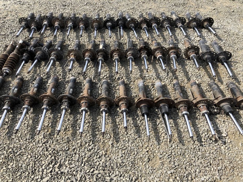 Амортизаторы передние VW Passat B6 стойки амартизатори Пассат Б6