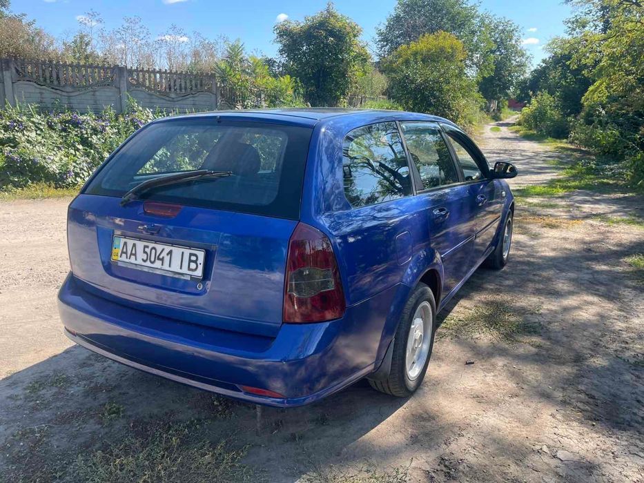 продам шевролет ланчети универсал