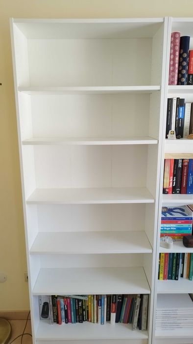 Estante IKEA branca com 6 prateleiras