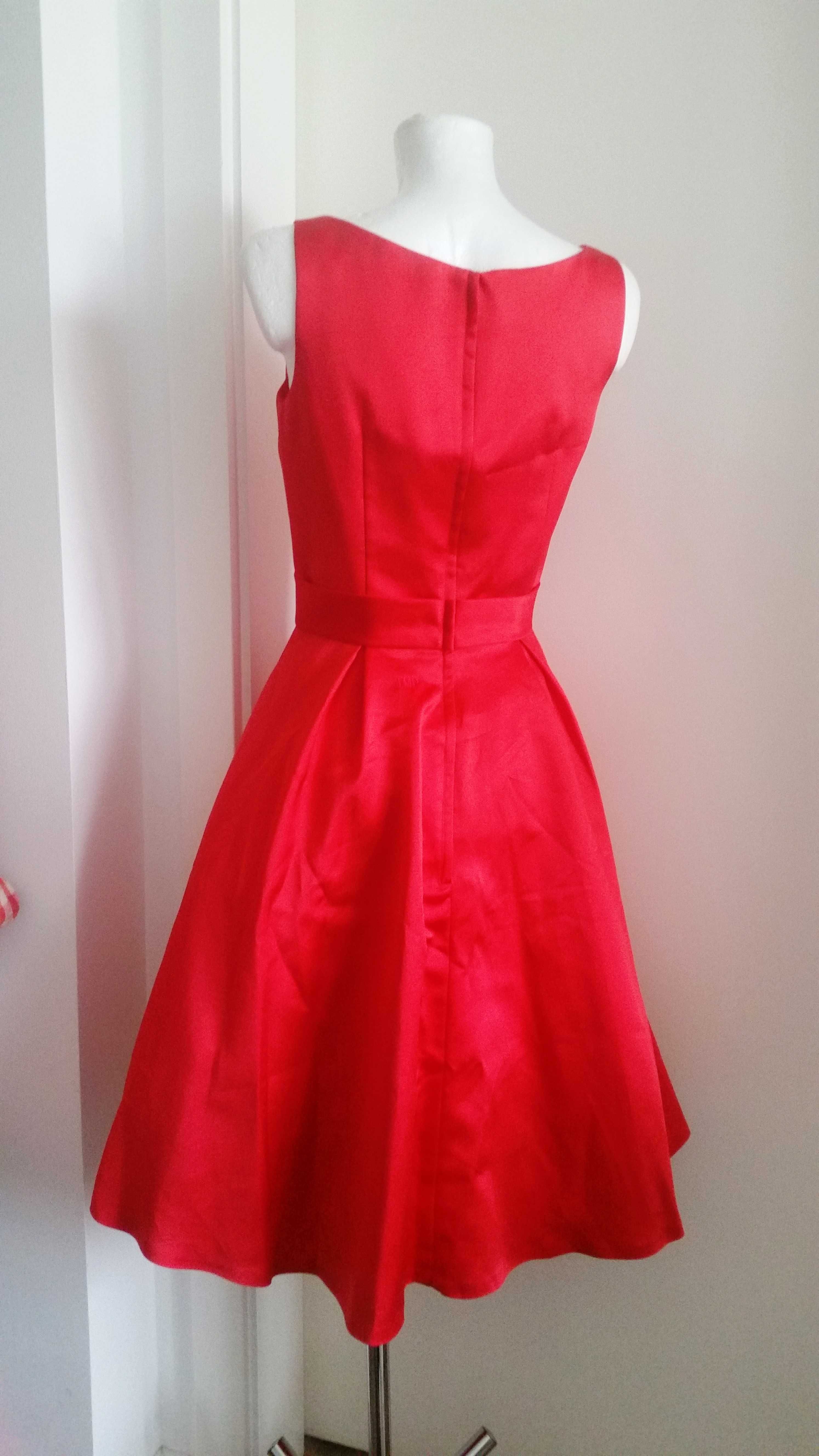 Czerwona rozkloszowana sukienka satynowa ze zdobieniem Wesele Party