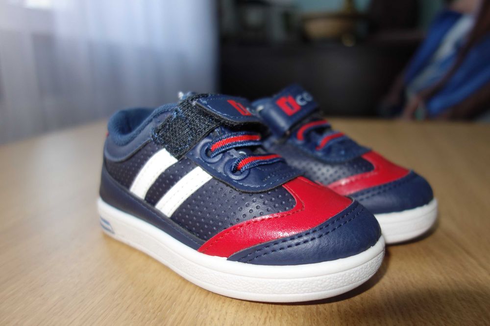 Buty dla chłopca sportowe adidasy rozmiar 21 wkładka 13,5