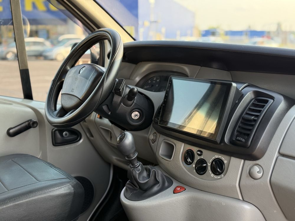 Бус Renault Trafic (1.9dCi) продаж та обмін (мінівен Vivaro Vito T5)