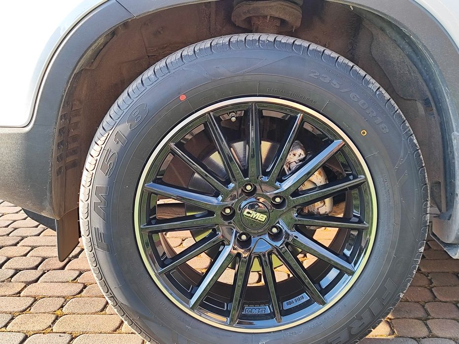 Kia Sorento Felgi aluminiowe CMS 18 5x114,3 z oponami Firemax letnie