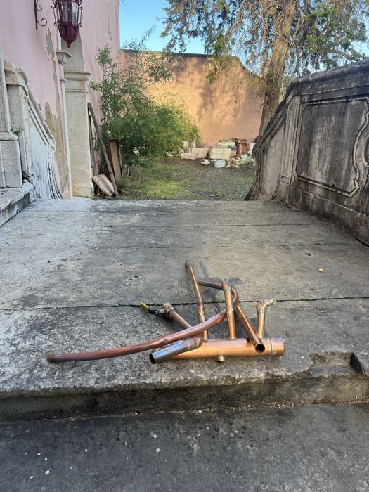 Tubos antigos em cobre