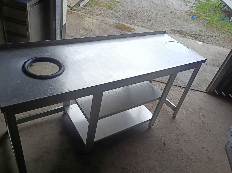 Bancada inox com furo para detritos