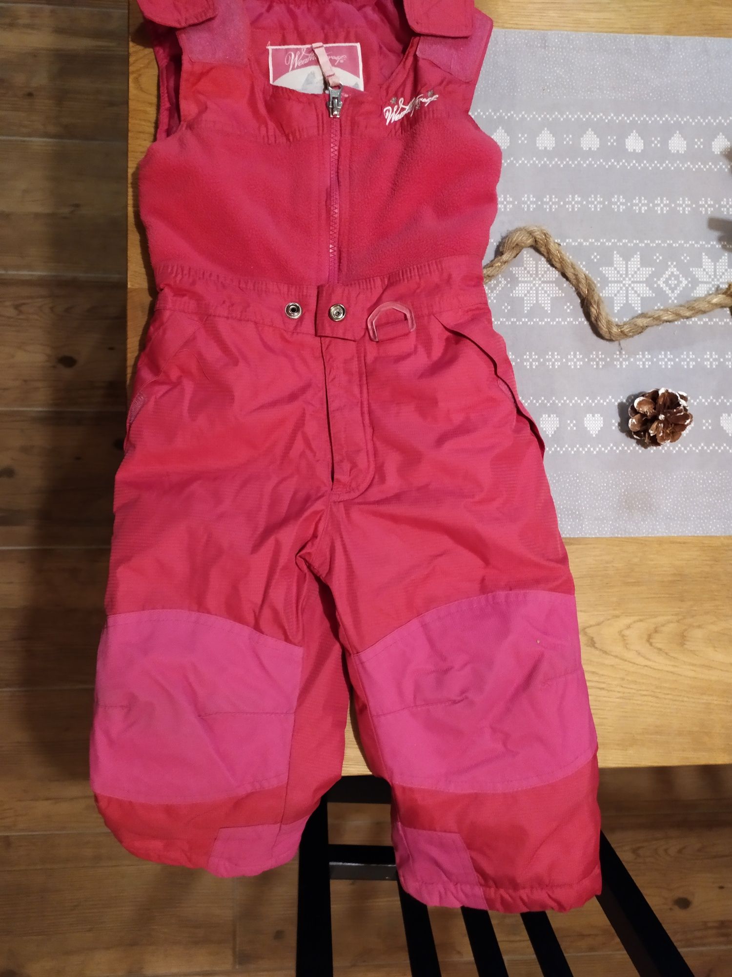 Spodnie zimowe dla dziewczynki w wieku okolo 2 lat