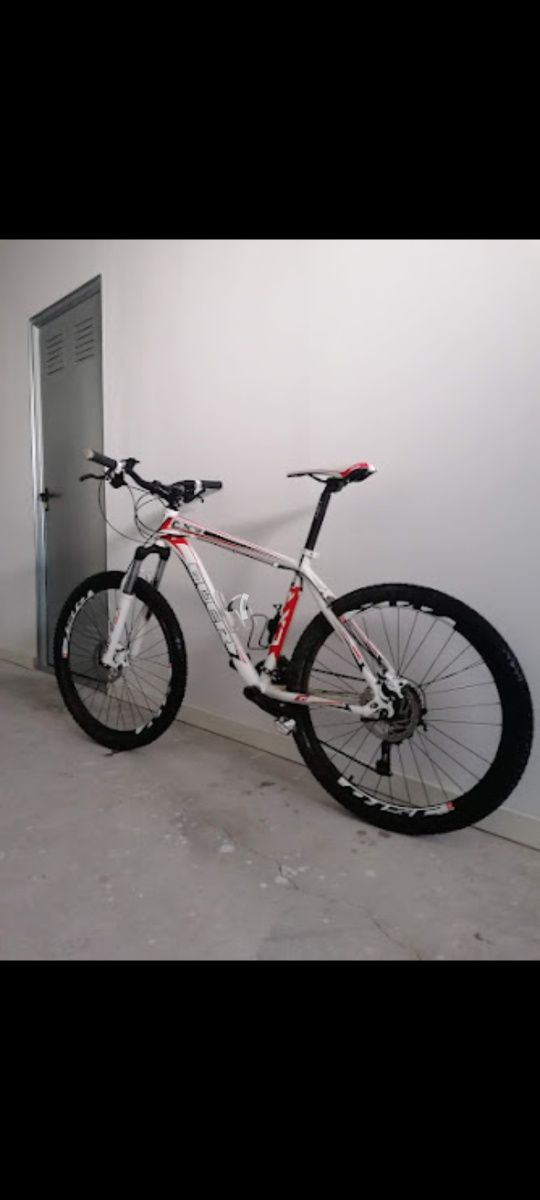 Bicicleta marca Quer