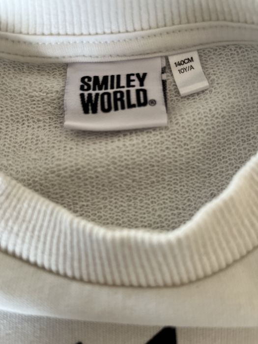 Sweat branca SmileyWorld,em bom estado