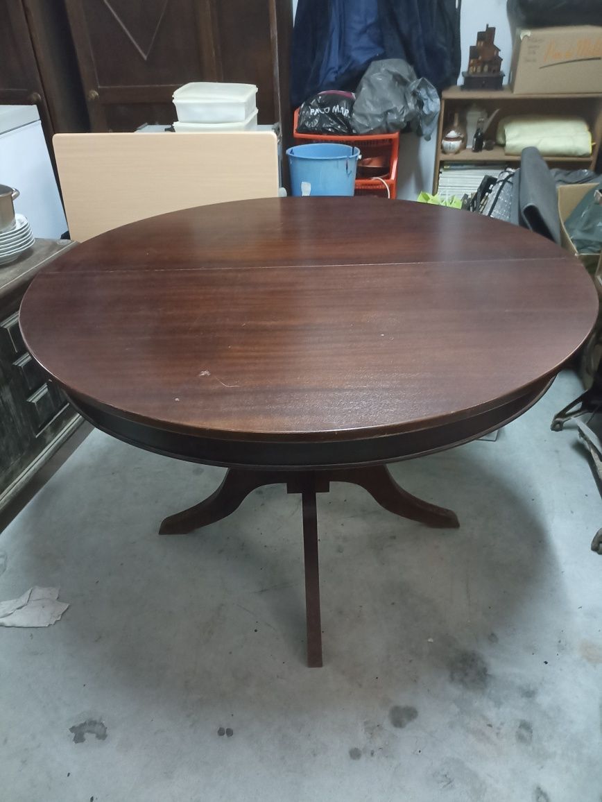 Mesa em madeira extensível
