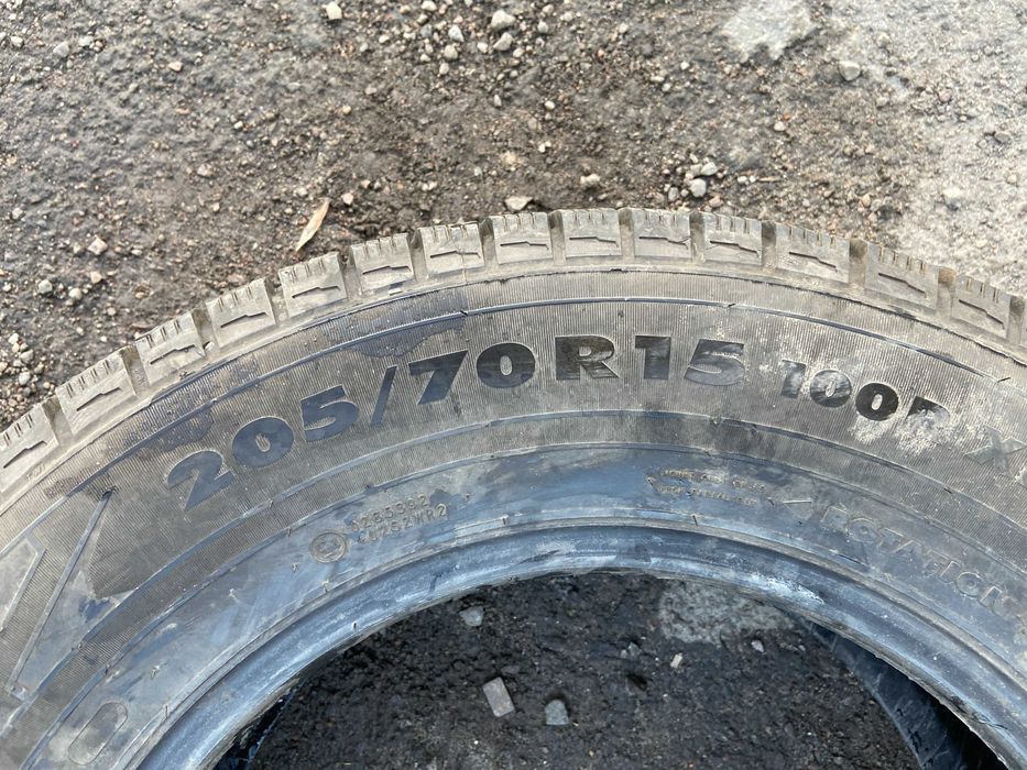 Шини 205/70 r15 Nokian Висота протектора 8,5мм.
