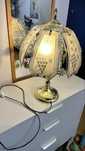 Piękna złota lampa