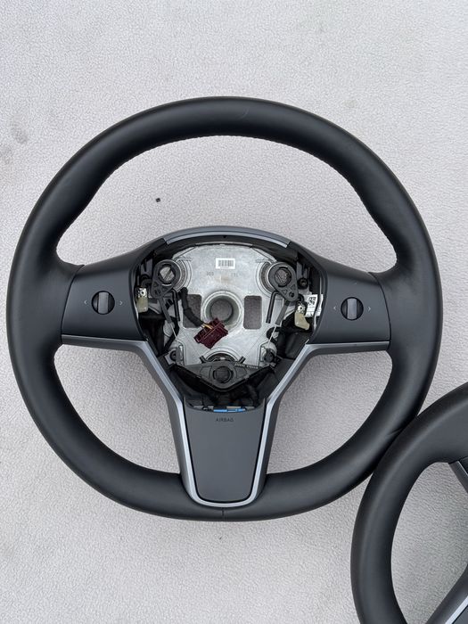 Рулі з підігрівом Tesla Model 3, Y в ідеалі 1490214-00-B