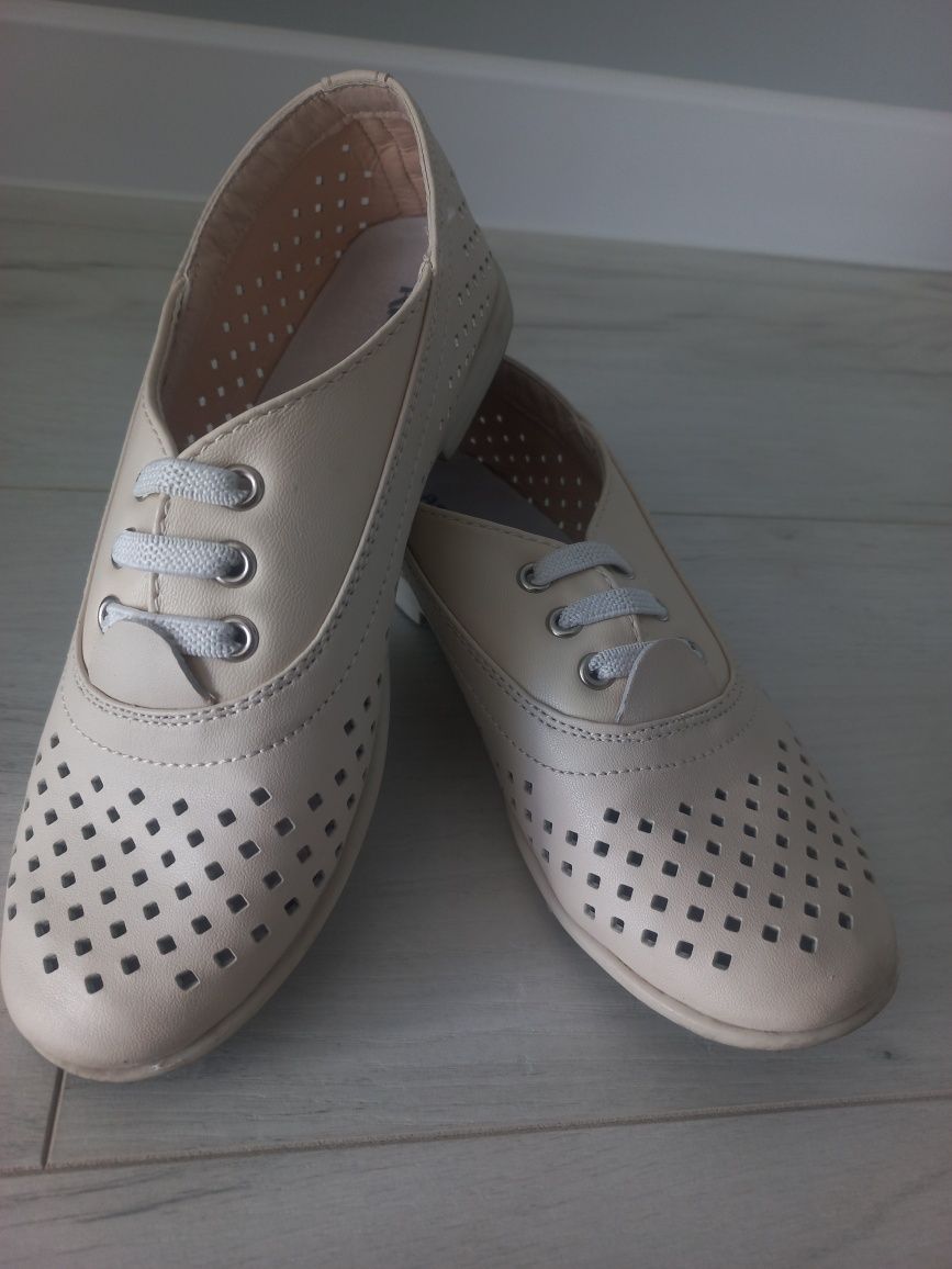 Buty dziewczęce roz 32 beżowe sandałki ażur