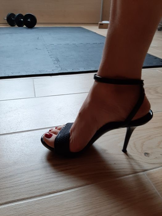 Sandałki na szpilce r 37