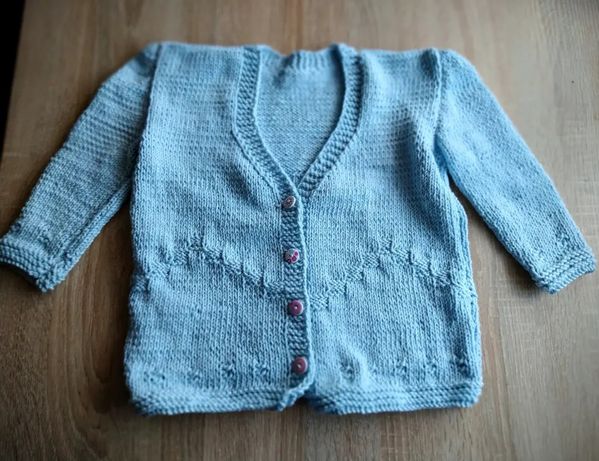 Sweterek dla dziewczynki handmade