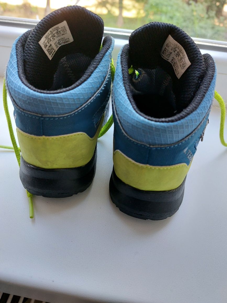 Кроссовки adidas gore-tex, кросівки