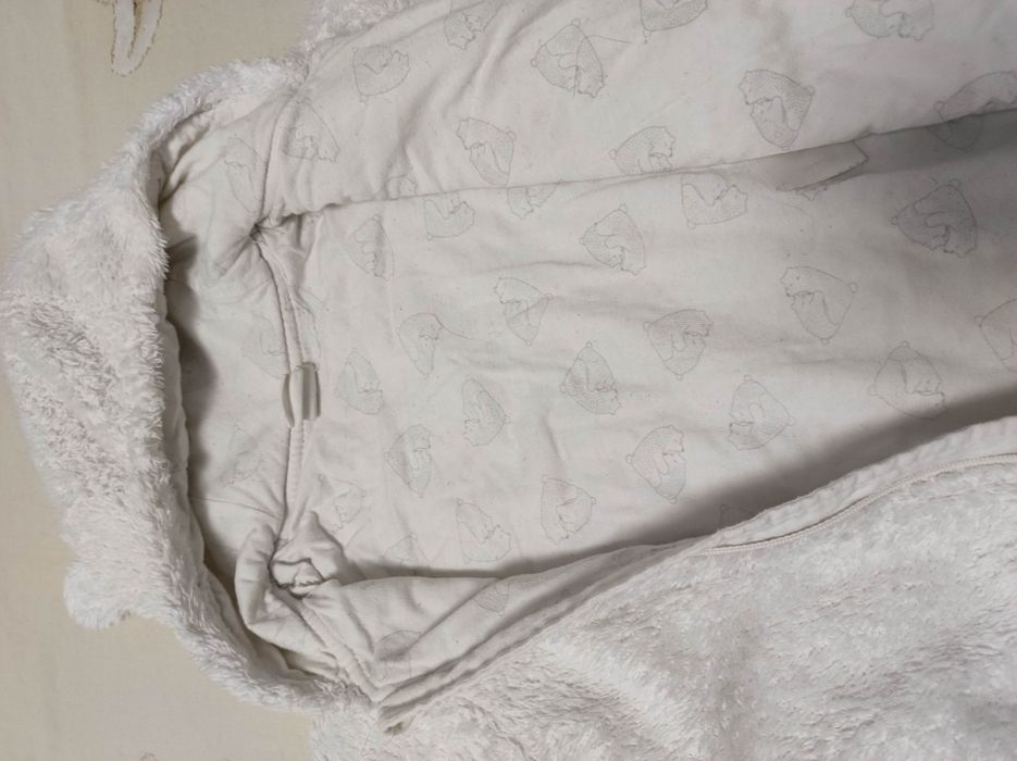 Kombinezon niemowlęcy z H&M w rozmiarze 68