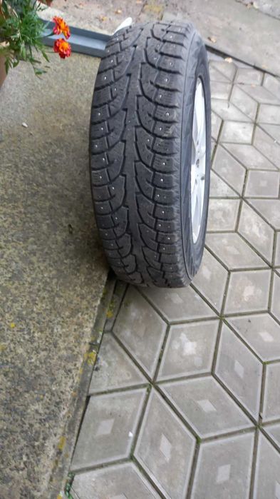 Автошини з дисками