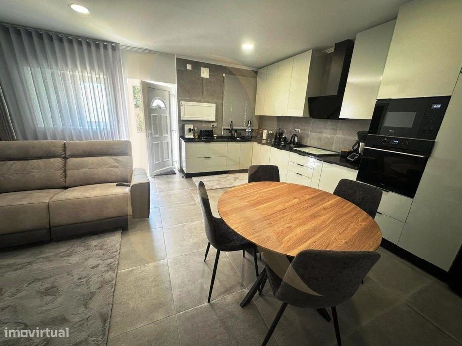 Moradia isolada T2 remodelada em Salgueirinha - Coruche