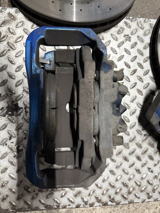 Тормоза BMW E60 (суппорта, диски)