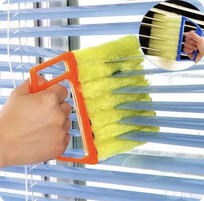 Щітка для чищення жалюзі від пилу та забруднень