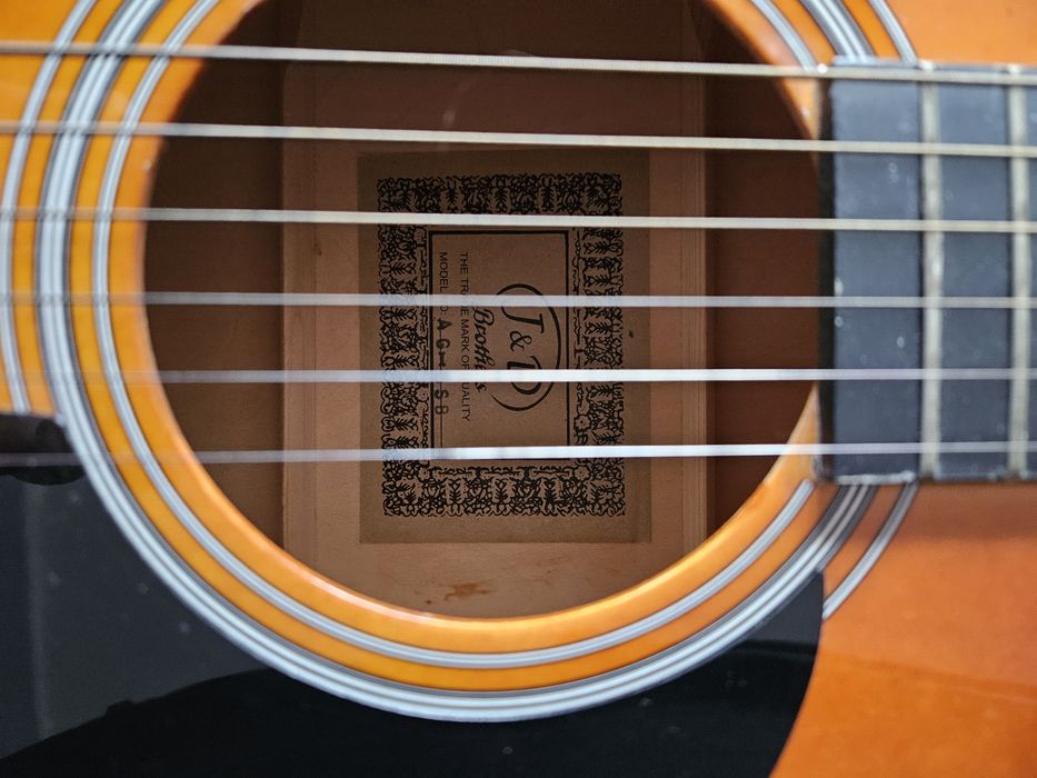 Gitara akustyczna duża