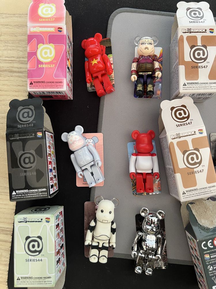 Bearbrick series - 38 sztuk widocznych na zdjeciach