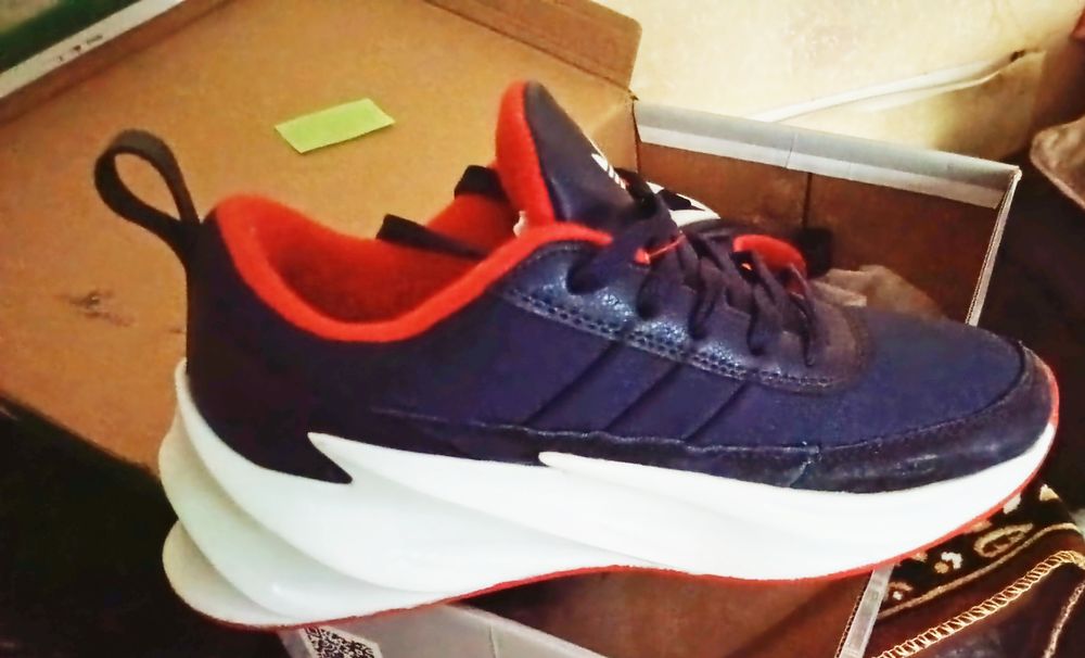 Кросівки Адідас 40 розміру