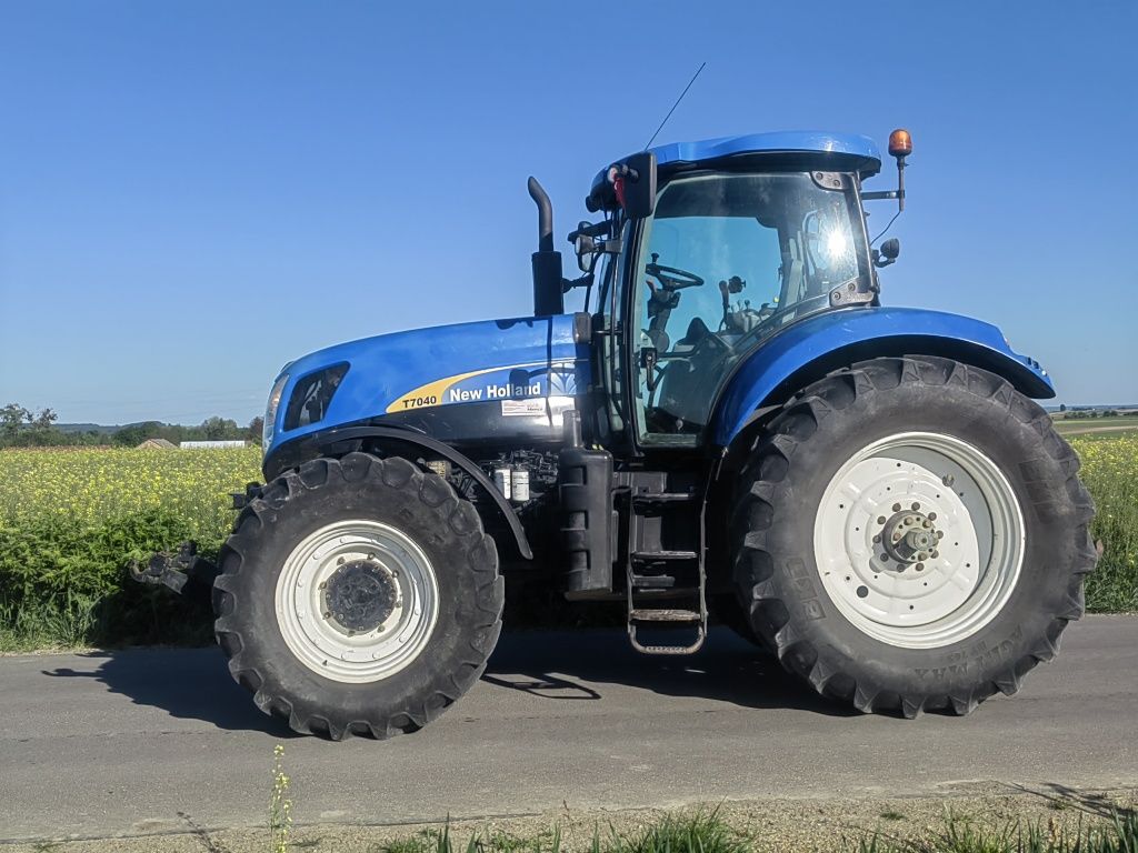 New Holland T7040 (7050,7030,T7.220,250)