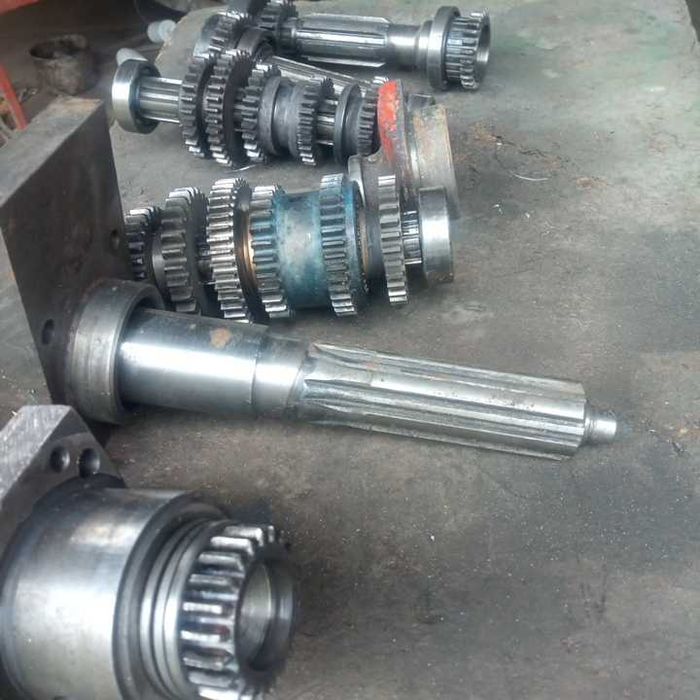 Продам  бу деталі токарного станка  у гарному стані