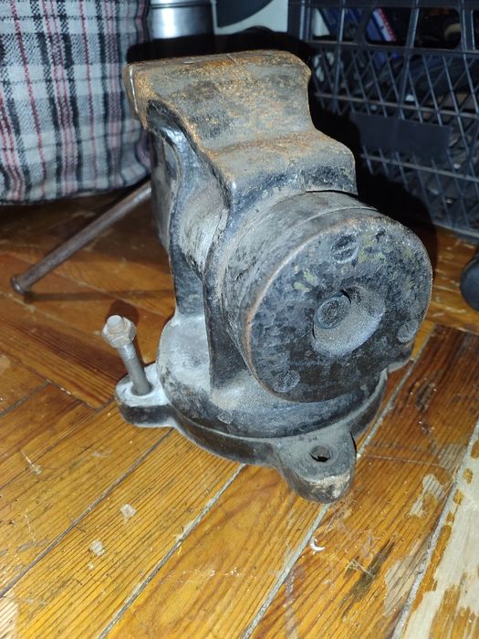 Тіски лещата сюсарні СССР великі