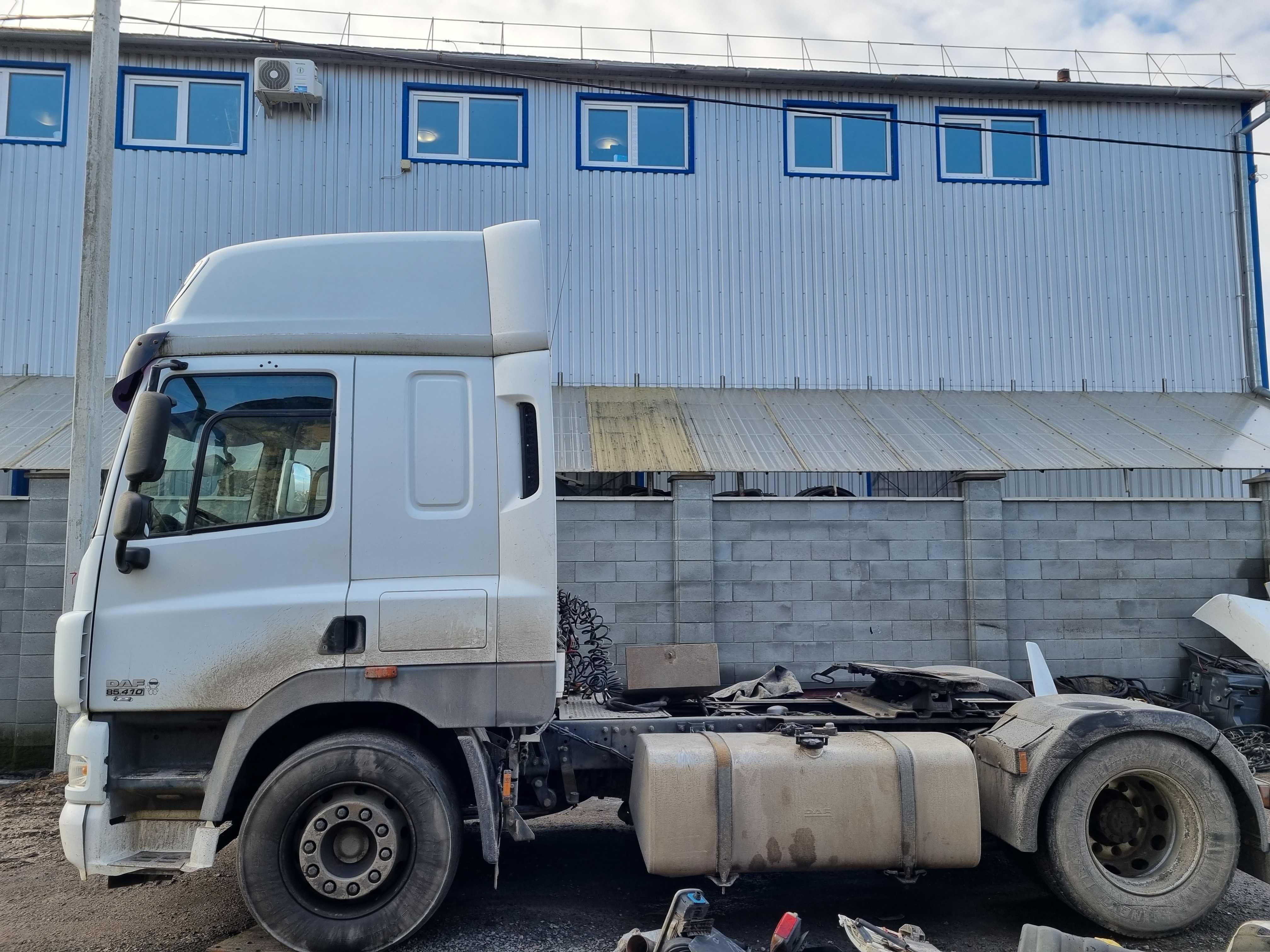 DAF FT CF85 2010 білий на розбірку