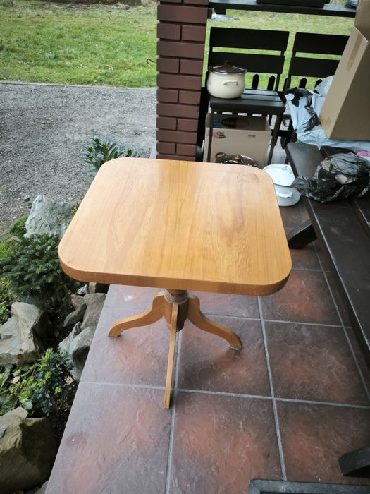 Stolik kawowy fornirowany