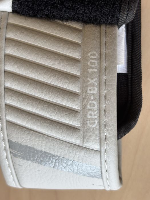 Mitenes de Cardio Boxing 100 OUTSHOCK  Usadas 1 vez – Excelente estado