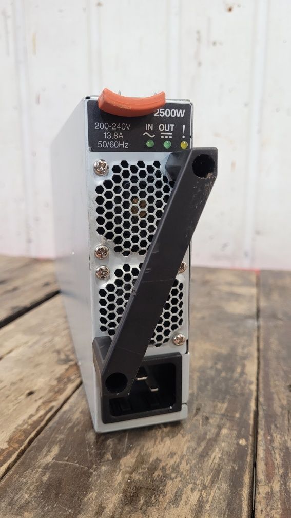 Блок питания ARTESYN 2500W.
