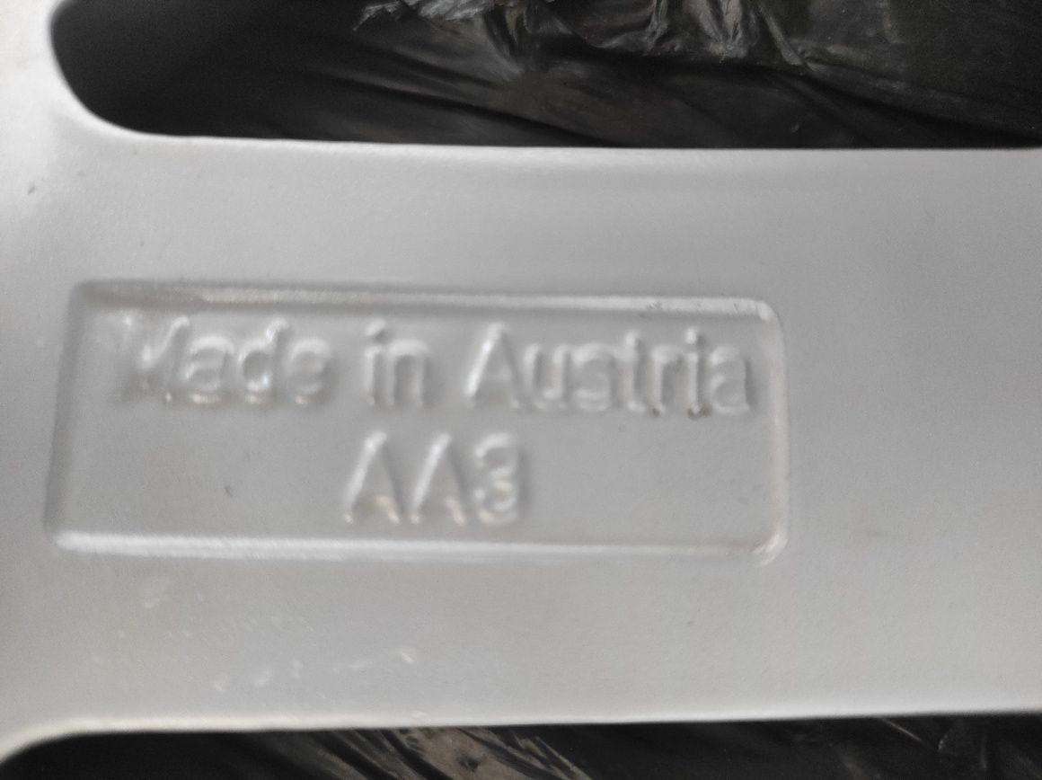 18 Felgi aluminiowe ORYGINAŁ AUDI R 16 5x112 otwór 66,6 Bardzo Ładne