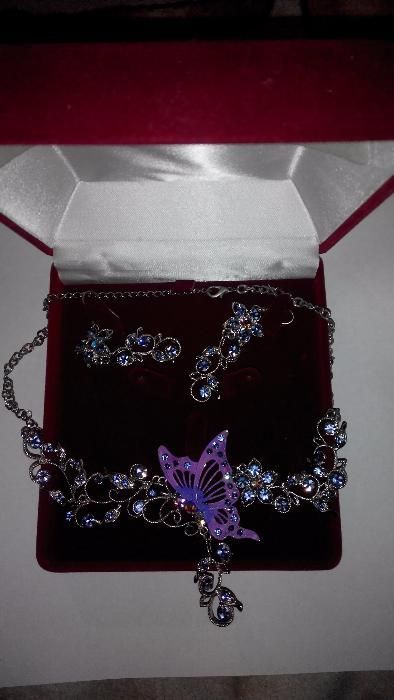 продам бижутерию Swarovski