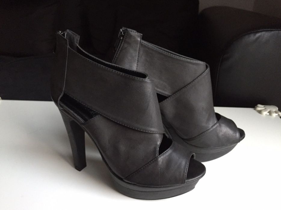 Buty nowe czarne botki rozmiar 39 40