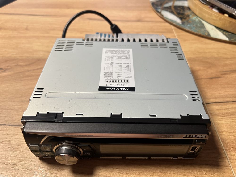 Radio Alpine CDE-111R USB Mp3 CD ipod 4x50W