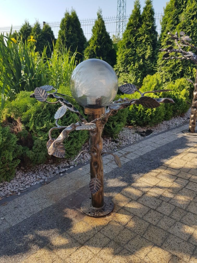 Lampy Ogrodowe w kształcie drzewa