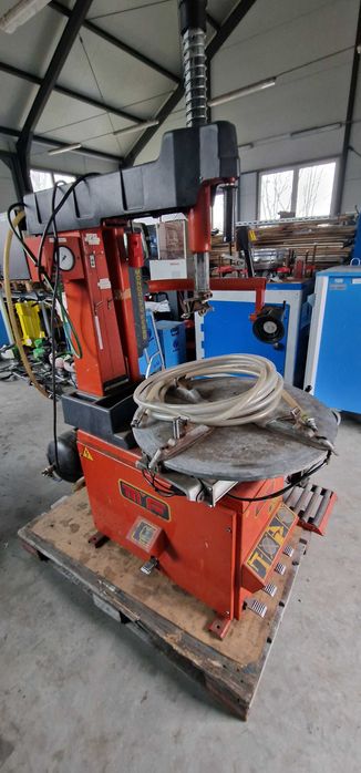 Montażownica do kół - Mondolfo Ferro Aquila A320