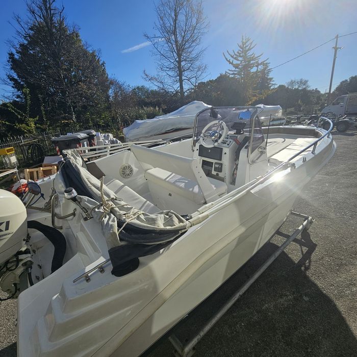 Łódz motorowa Ranieri R470