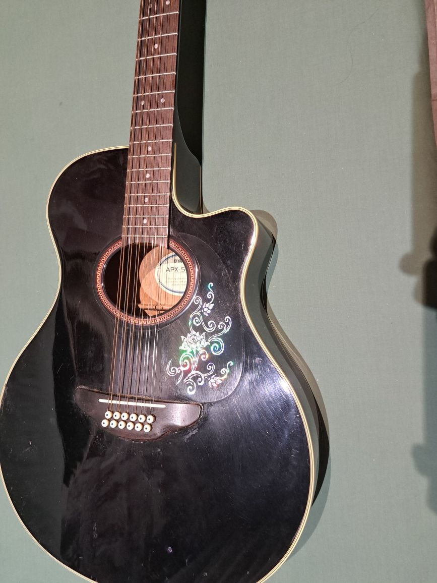 Gitara 12 strunowa  Yamaha.