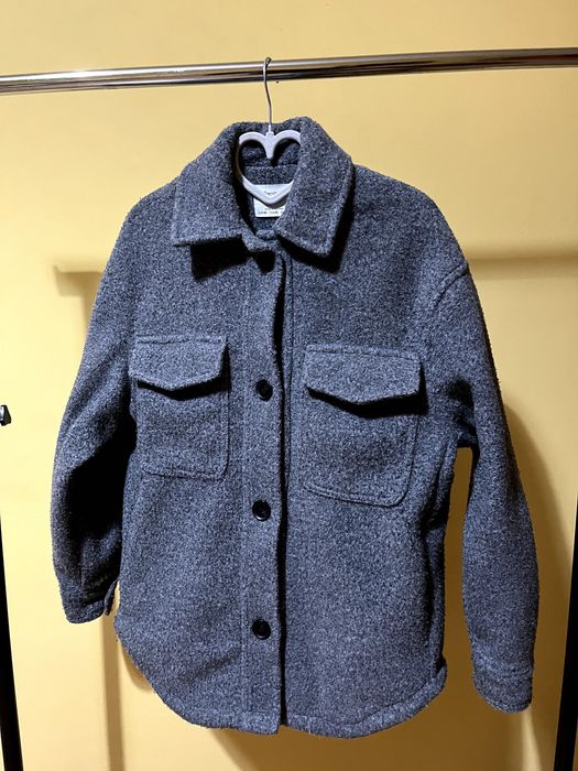 Jesienny szary płaszcz XS/S – styl i komfort na każdą okazję!