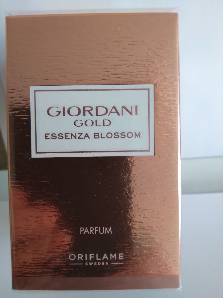 Perfumy Giordani Gold Essenza Blossom