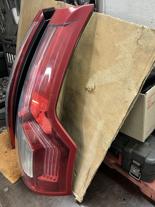 Задній ліхтар сітроен с4 гранд пікасо