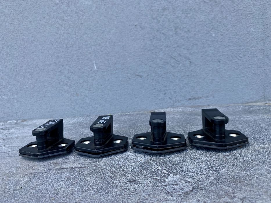 Концевик дверей BMW E39 обмежувач кріплення замка БМВ Е39