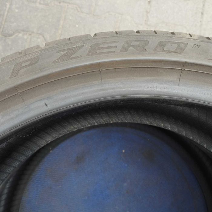 2x Pirelli P Zero PZ4 235/35R19 91Y XL MO1 - Mercedes