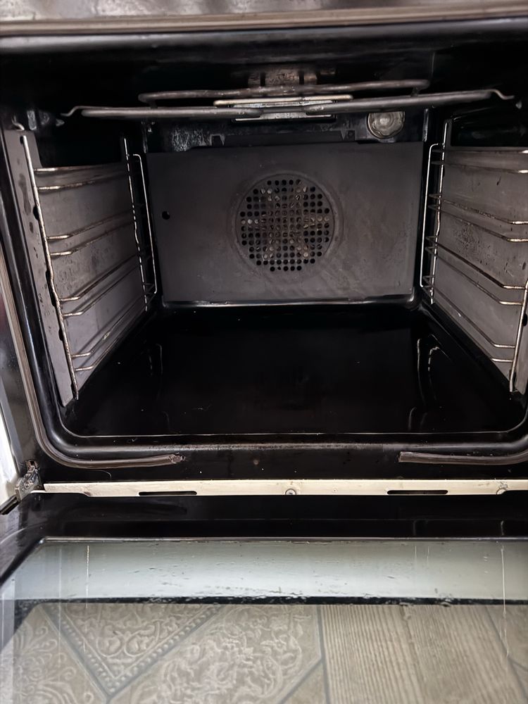 Духовой шкаф встраеваемый  Whirlpool