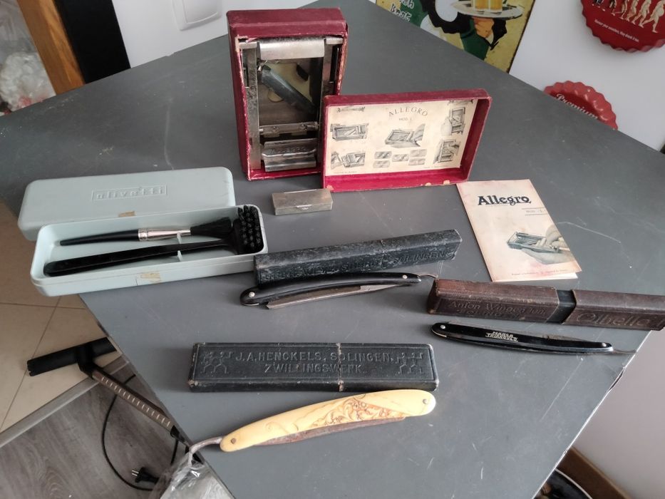 Antigo conjunto de acessórios de barbearia